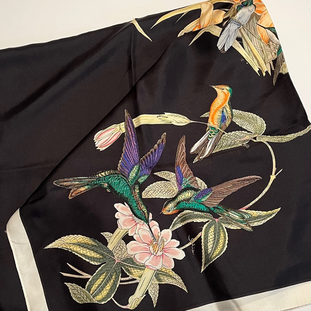 Stunning Metropolitan Museum of Art 100% Silk Scarf - Hummingbirds and Flowers